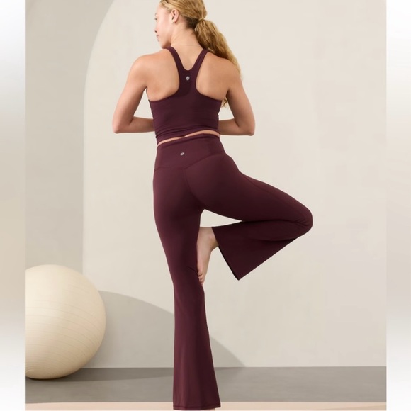 Athleta NWOT Women's Elation Flare Pant Size Med Tall Color Spiced Cabernet - Picture 4 of 6